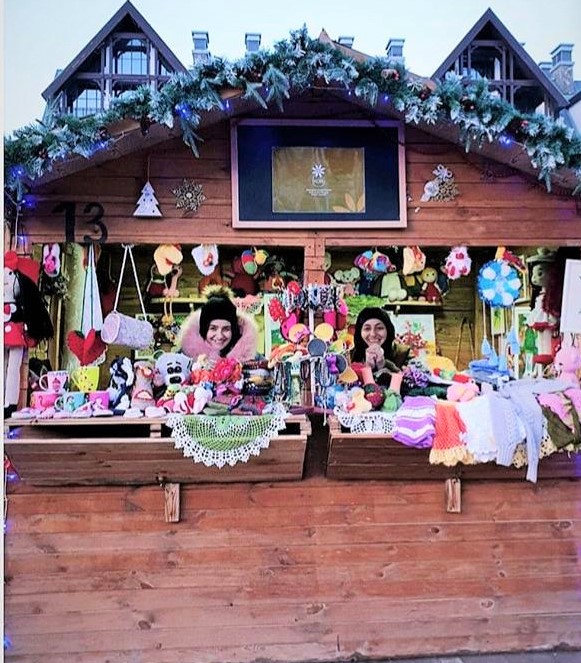 Изделия ручной работы женщин-предпринимателей на торговой ярмарке «Зимний базар» 
