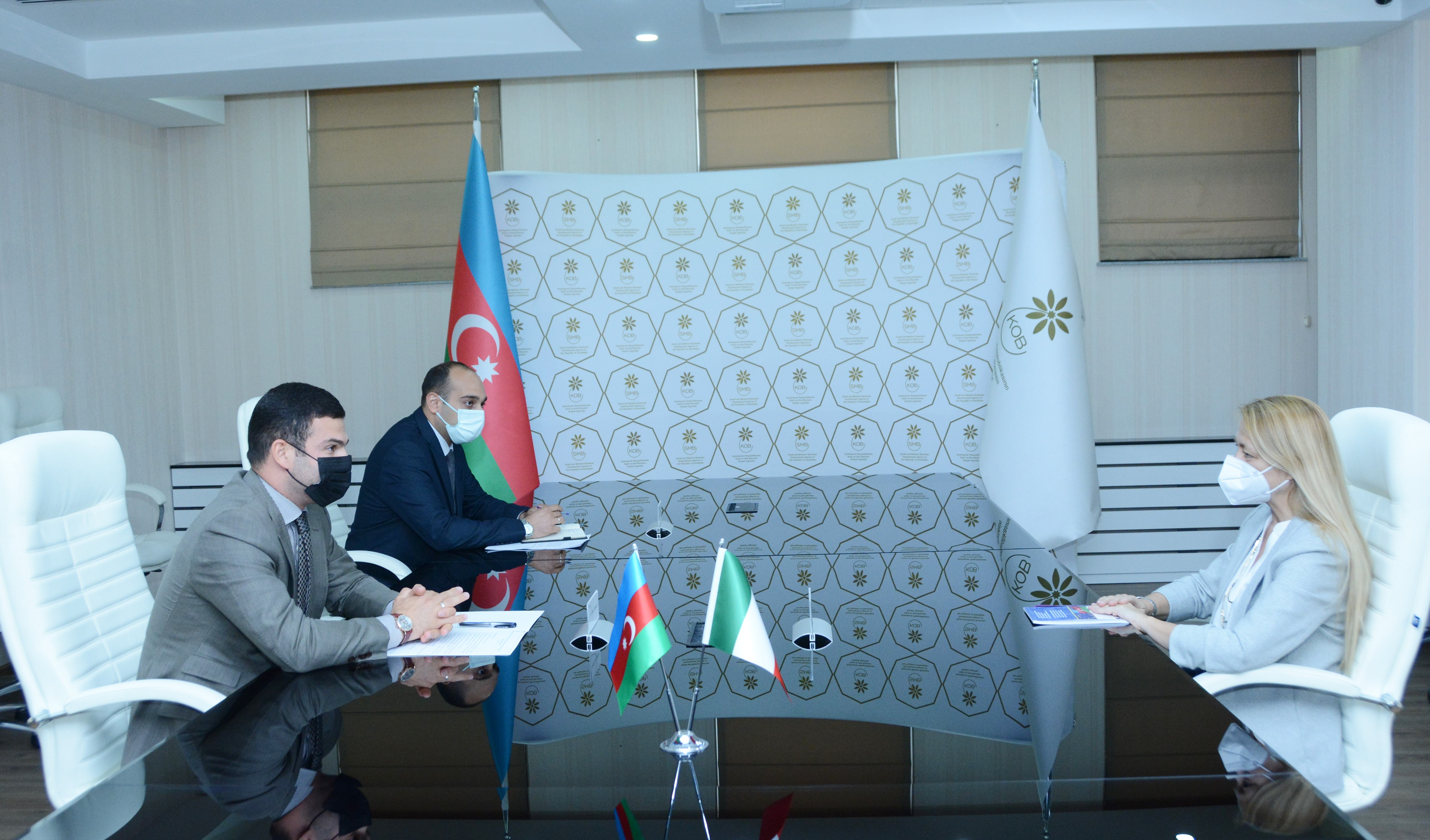 Обсуждены возможности сотрудничества с Итало-Азербайджанской Торговой Палатой 