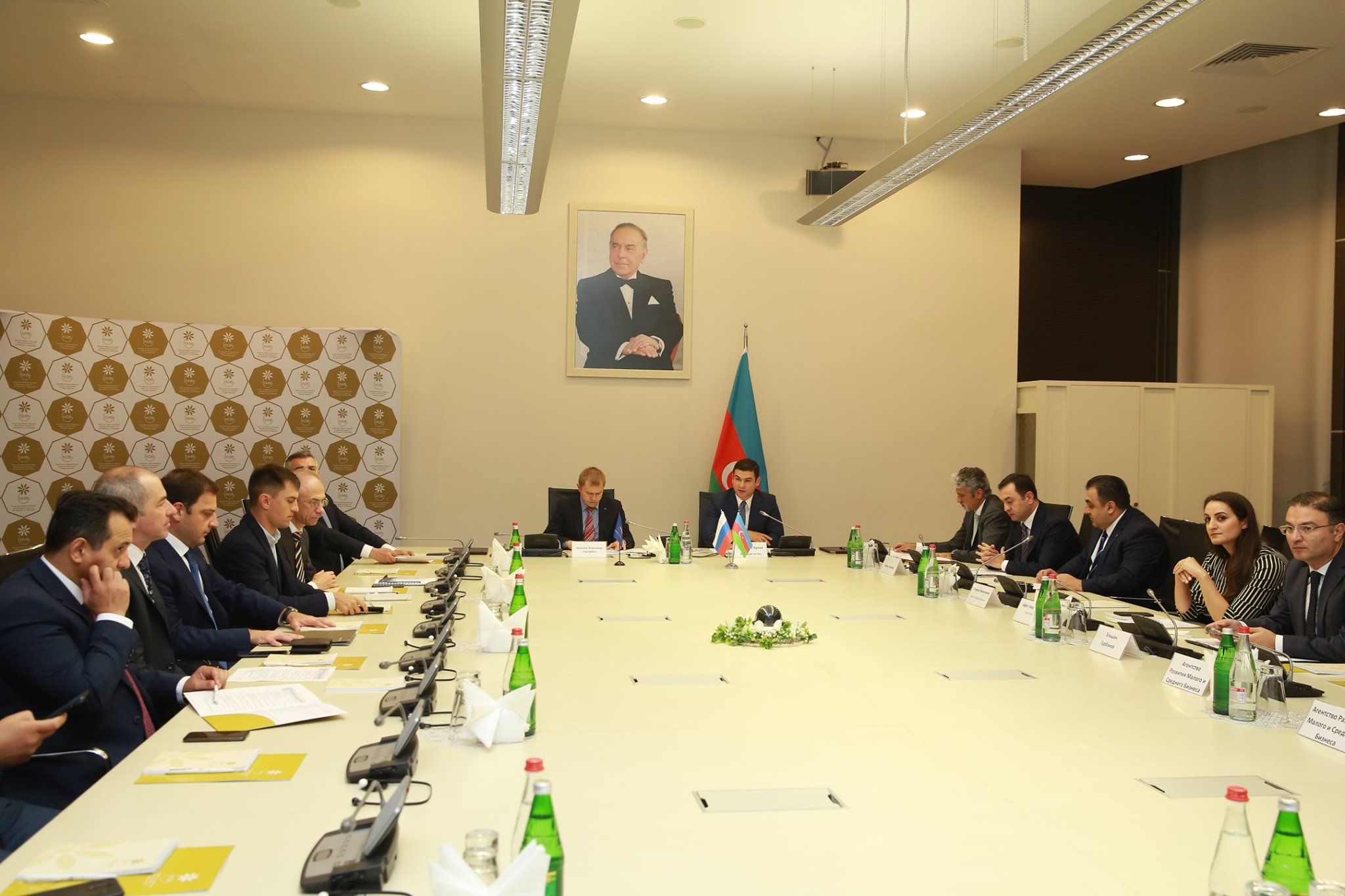 Состоялся круглый стол по вопросам расширения сотрудничества между МСБ Азербайджана и России 